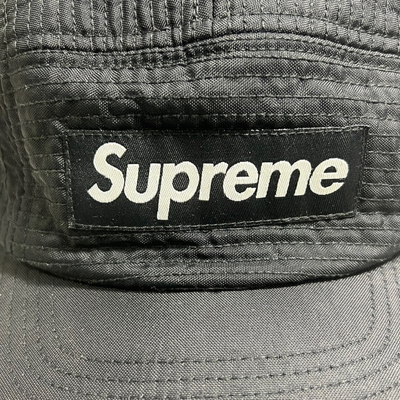 Supreme Black 5 Panel Strapback Cap - Picture 3 of 3